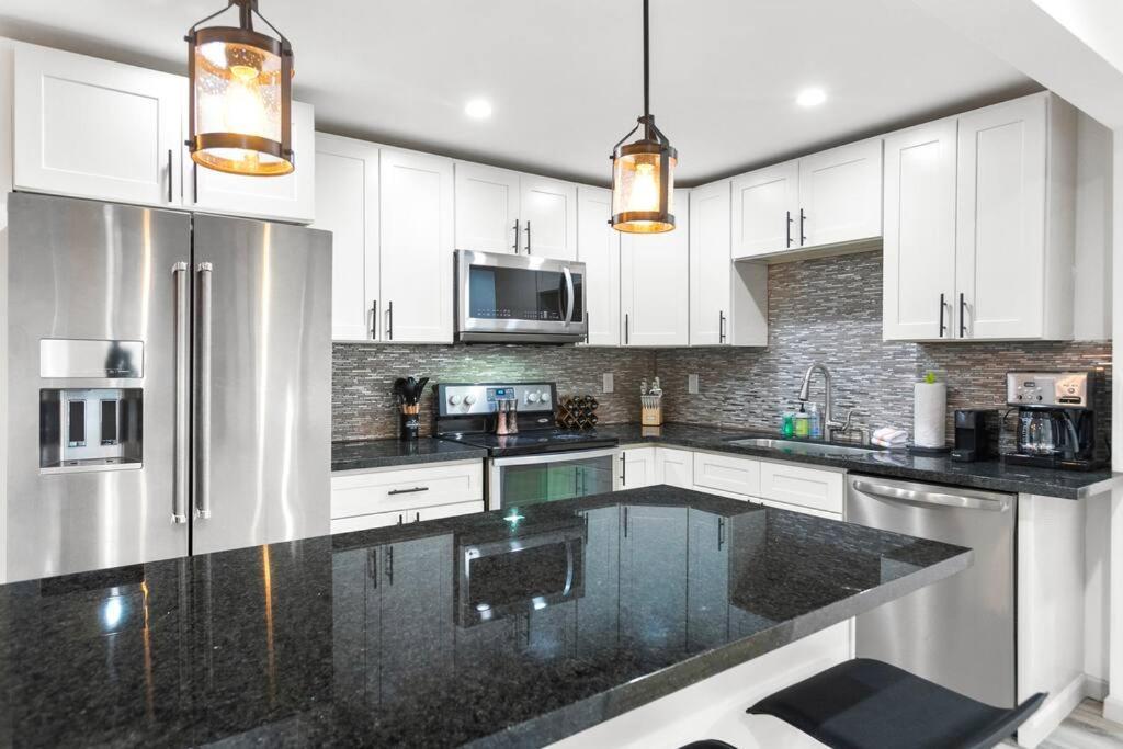 Hillside In Seattle - Updated And Well Appointed. Экстерьер фото